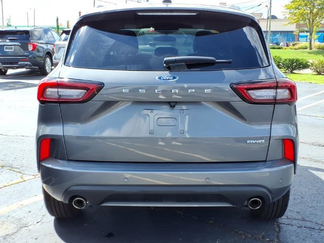 Used 2024 Ford Escape ST-Line w/ Tech Pack #1 AWD/4WD image 7
