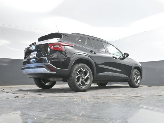 Used 2024 Chevrolet Trax LT FWD image 39