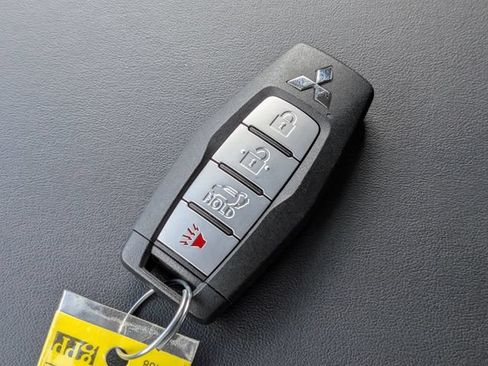 Used 2026 Mitsubishi Outlander AWD image 29