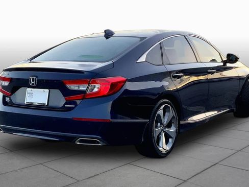 Used 2018 Honda Accord Touring image 13