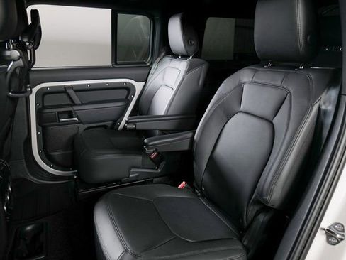 New 2026 Land Rover Defender 130 X-Dynamic SE image 5