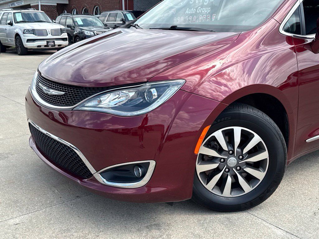 Used 2020 Chrysler Pacifica Touring-L Plus FWD image 24