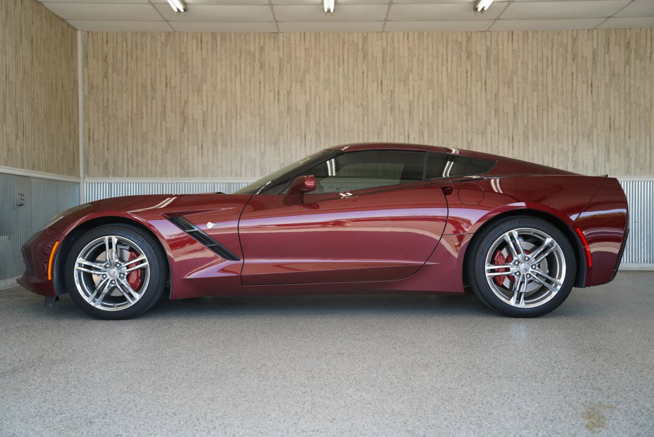 Used 2017 Chevrolet Corvette Stingray Coupe w/ 2LT Preferred Equipment Group RWD image 5