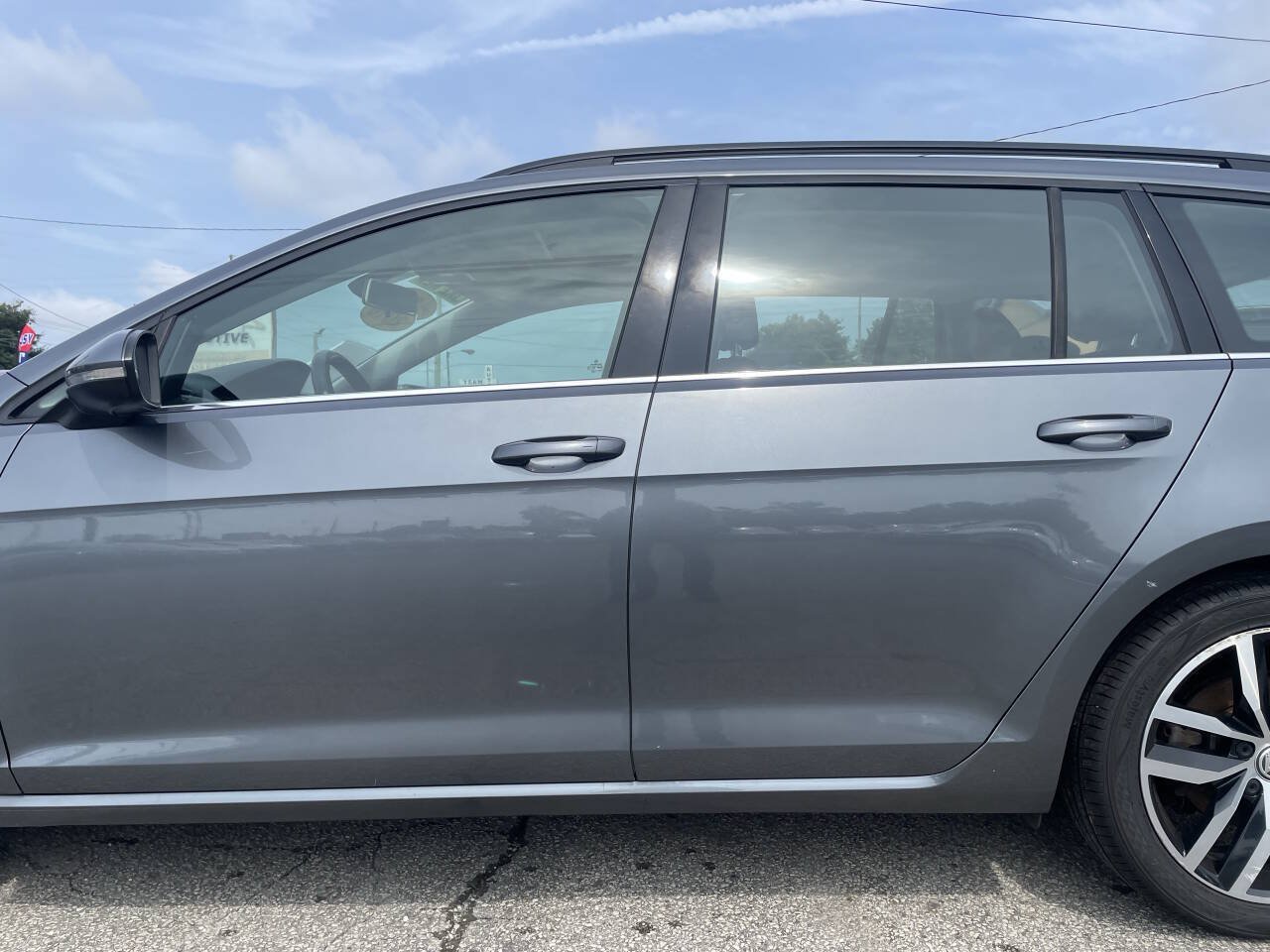 Used 2016 Volkswagen Golf Limited Edition FWD image 8