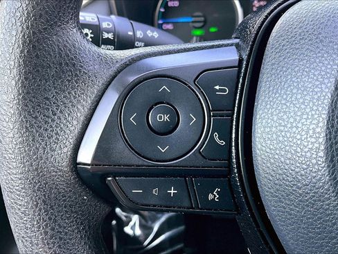 Used 2021 Toyota RAV4 XLE w/ Convenience Package AWD/4WD image 17