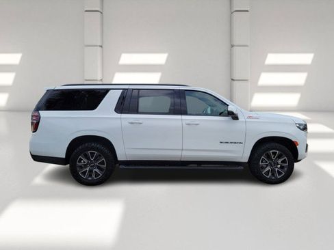 Used 2023 Chevrolet Suburban Z71 w/ Luxury Package AWD/4WD image 4