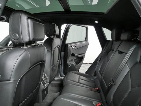 Used 2026 Porsche Macan AWD/4WD image 22