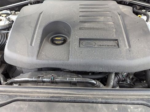 Certified 2024 Land Rover Discovery Dynamic SE image 20