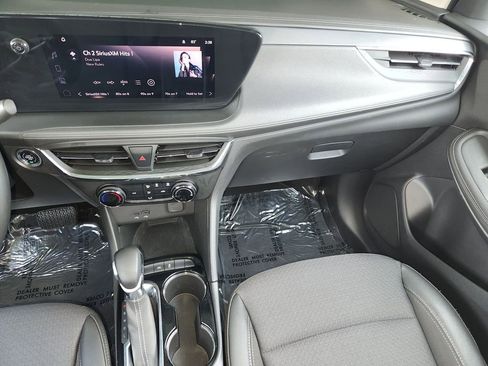 Used 2025 Buick Encore GX Preferred image 16