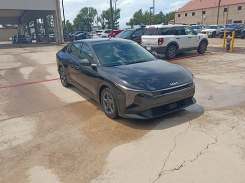 Used 2025 Kia K4 FWD image 6