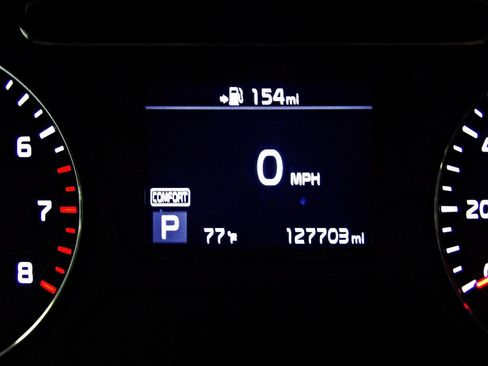 Used 2020 Kia Sorento LX FWD image 14