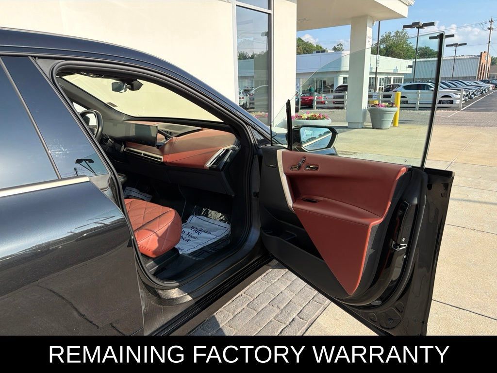 Used 2024 BMW iX xDrive50 w/ Premium Package AWD/4WD image 26
