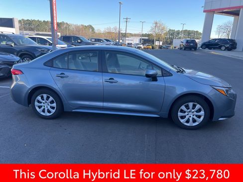 Used 2025 Toyota Corolla LE image 5