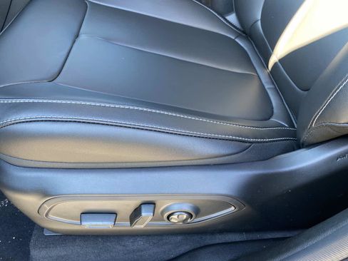 New 2025 Jeep Grand Cherokee Limited w/ Black Appearance Package image 10