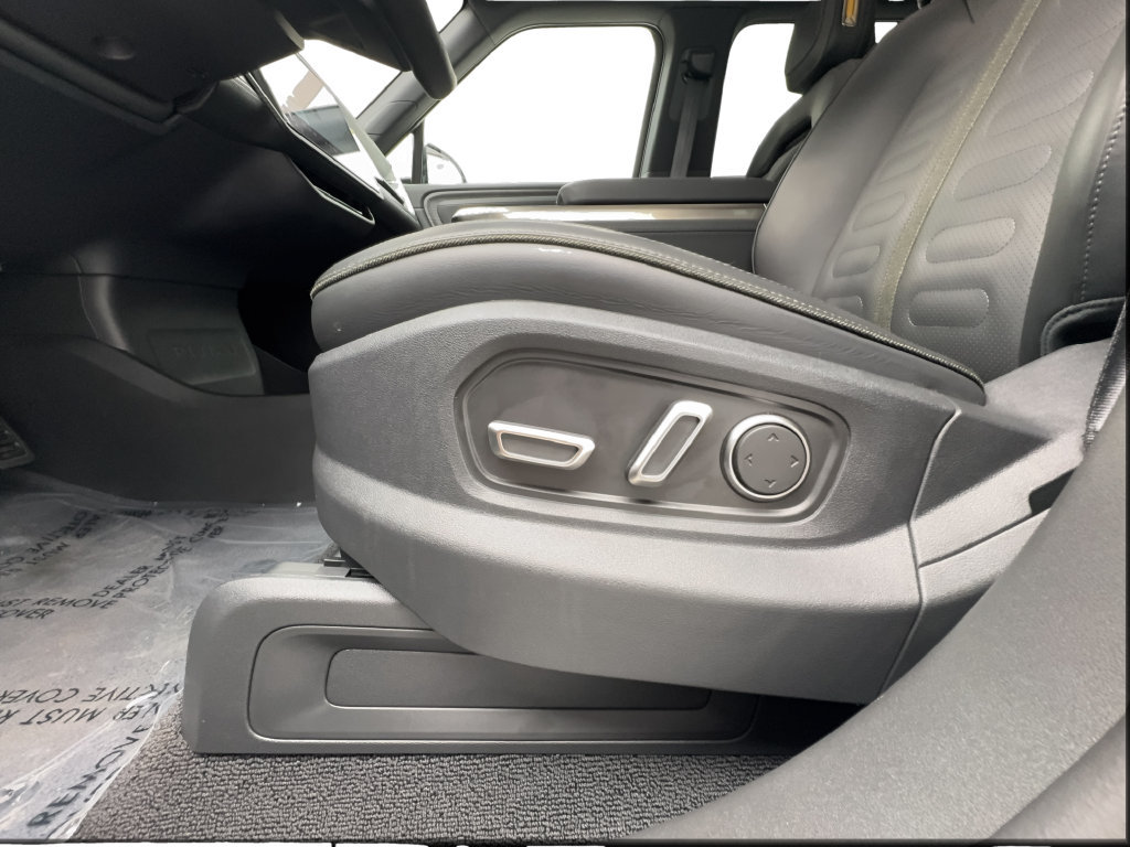 Used 2026 Rivian R1S Adventure Dual AWD/4WD image 22