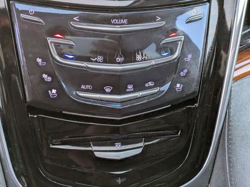 Used 2017 Cadillac Escalade ESV Luxury AWD/4WD image 24