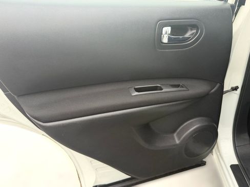 Used 2011 Nissan Rogue S image 24