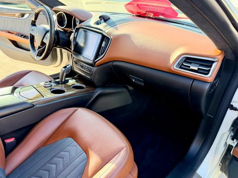 Used 2019 Maserati Ghibli GranLusso RWD image 34