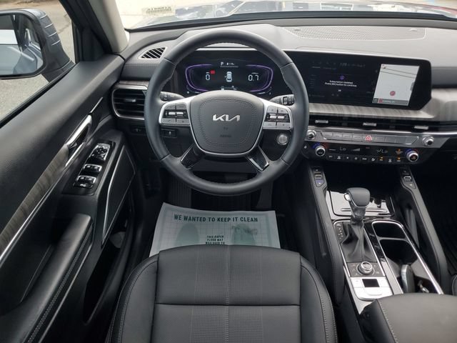 Used 2025 Kia Telluride EX w/ EX Captain's Chair Package AWD/4WD image 18