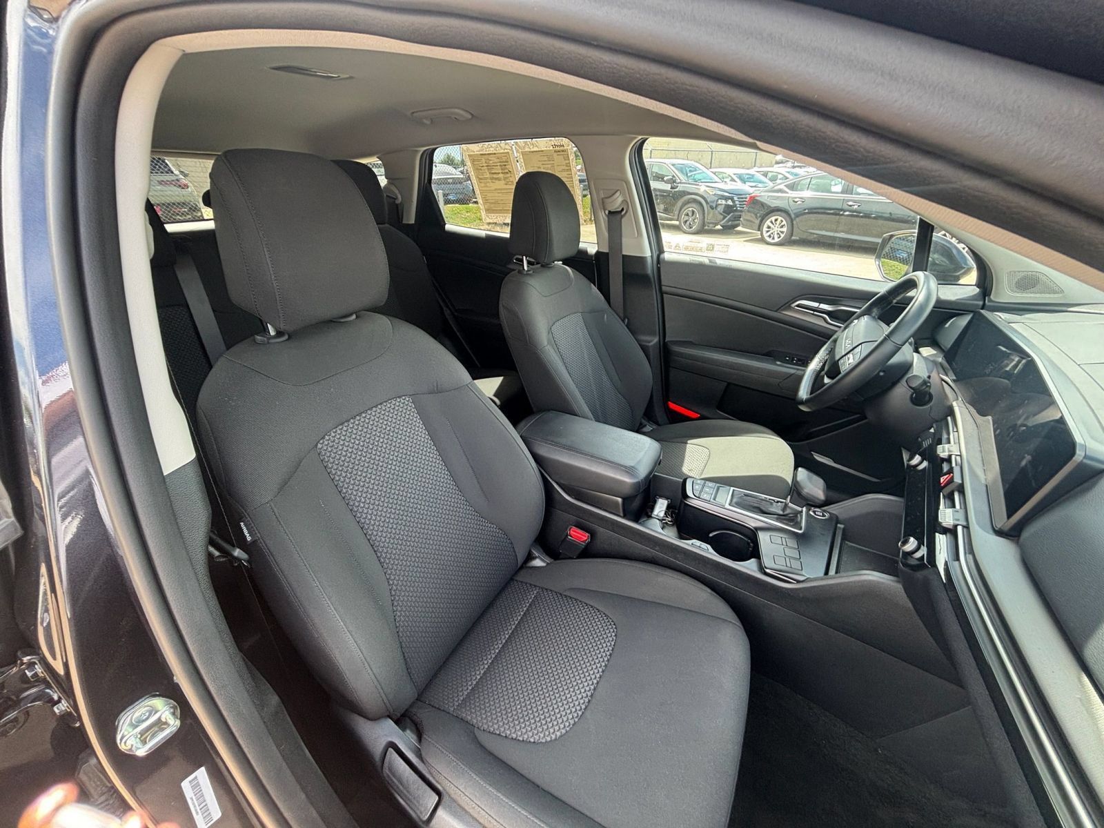 Used 2026 Kia Sportage LX FWD image 35