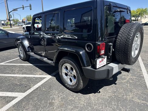Used 2012 Jeep Wrangler Unlimited Sahara AWD/4WD image 3