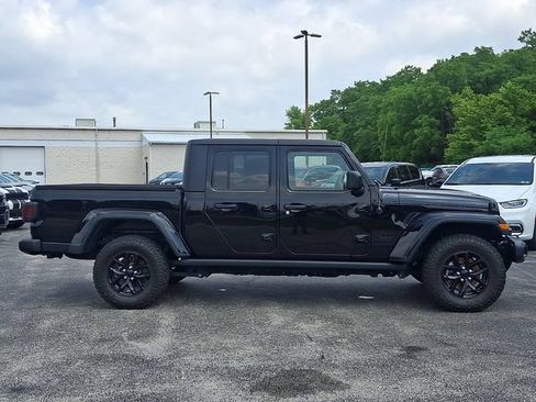 Certified 2022 Jeep Gladiator Sport AWD/4WD image 12