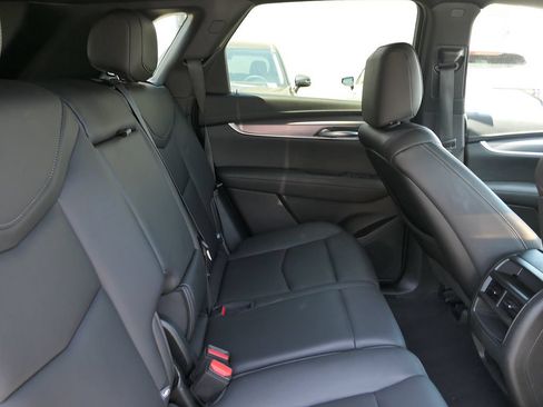 Used 2023 Cadillac XT5 Luxury FWD image 22