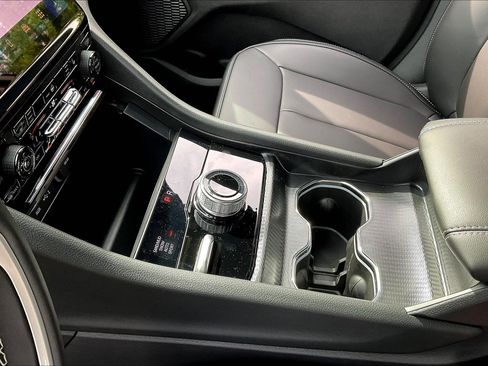 New 2025 Jeep Grand Cherokee Limited image 8