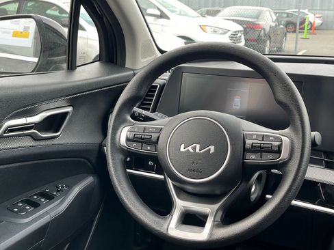Used 2025 Kia Sportage LX FWD image 26