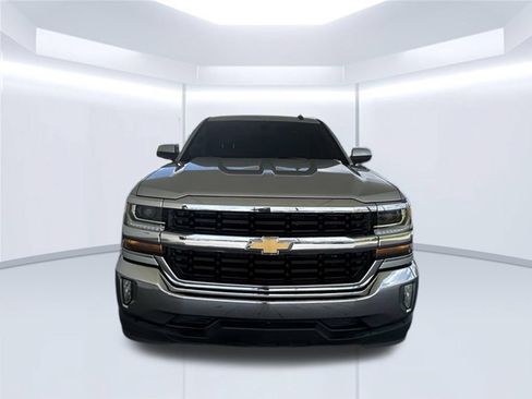 Used 2018 Chevrolet Silverado 1500 LT w/ All Star Edition RWD image 2