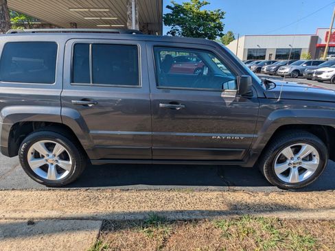 Used 2016 Jeep Patriot Latitude FWD image 8