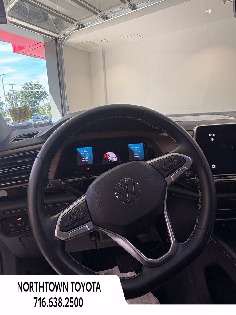 Used 2025 Volkswagen Atlas SE AWD/4WD image 19