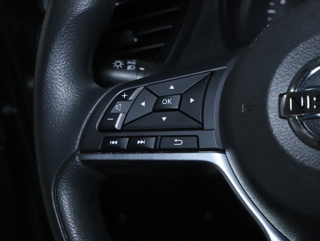 Used 2018 Nissan Rogue S AWD/4WD image 23