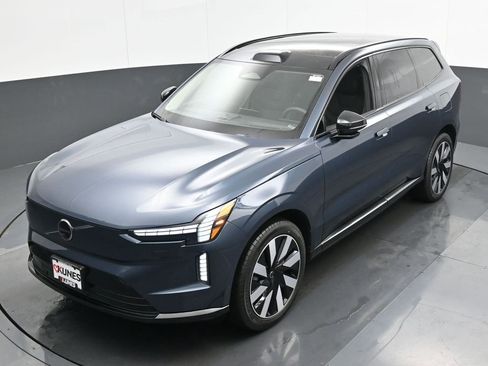 New 2025 Volvo EX90 Ultra image 28
