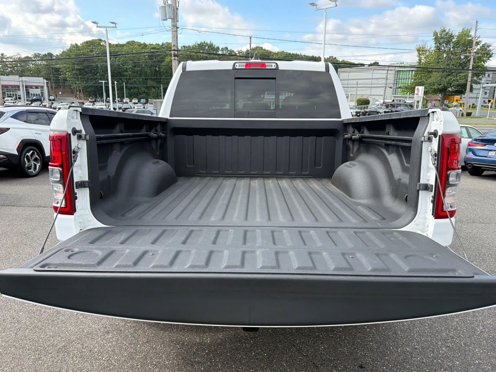 Used 2023 RAM 1500 Big Horn AWD/4WD image 32
