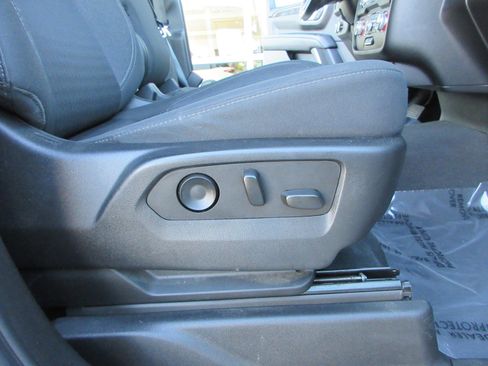 Used 2021 GMC Yukon SLE image 28