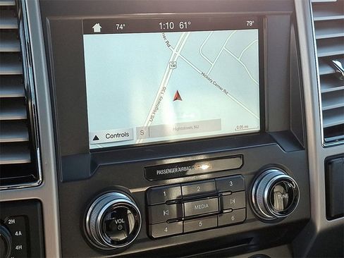 Certified 2018 Ford F150 Platinum w/ Equipment Group 701A Luxury image 17