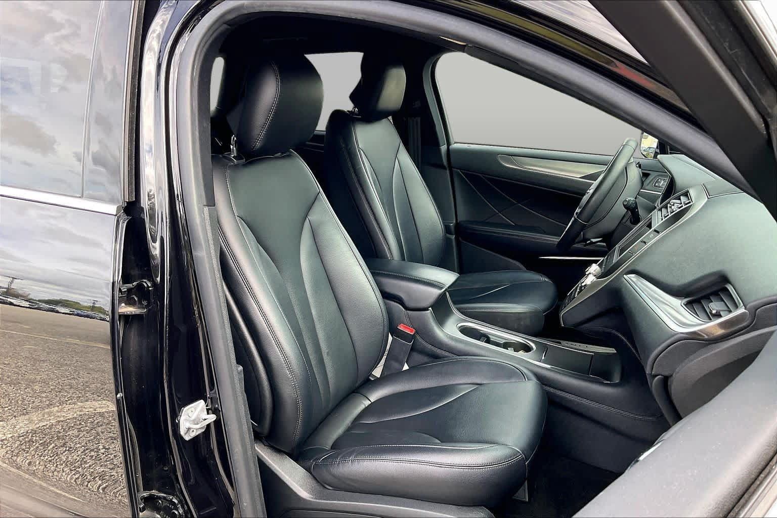 Used 2019 Lincoln MKC Premiere AWD/4WD image 9