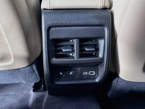 Used 2024 Cadillac XT4 Premium Luxury FWD image 28