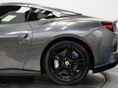 Used 2019 Ferrari Portofino RWD image 43