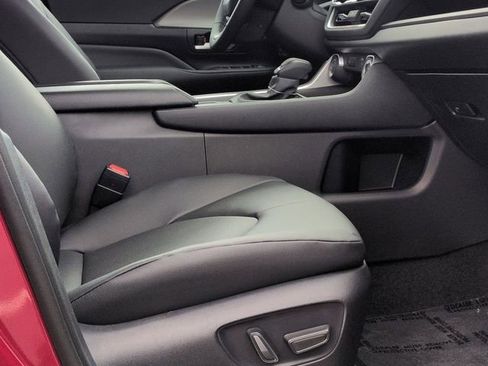 New 2026 Toyota Grand Highlander AWD Hybrid image 28