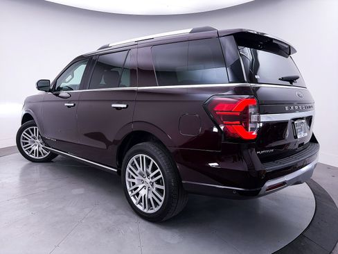 Used 2024 Ford Expedition Platinum AWD/4WD image 2