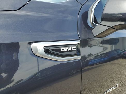 Used 2023 GMC Yukon XL Denali AWD/4WD image 8