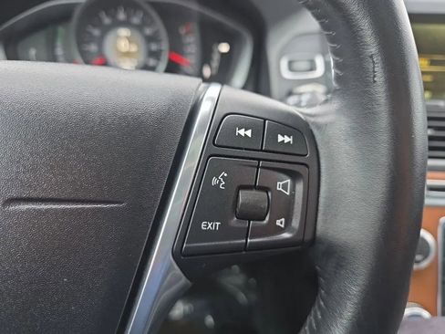 Used 2017 Volvo XC60 T5 Inscription image 21