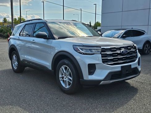 New 2026 Ford Explorer Active AWD/4WD image 3