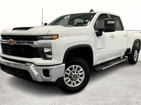 Used 2024 Chevrolet Silverado 2500 LT image 14