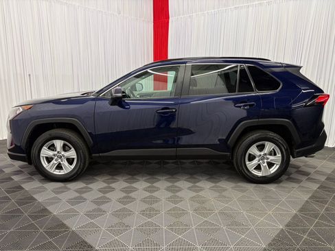 Used 2019 Toyota RAV4 XLE w/ Convenience Package AWD/4WD image 5
