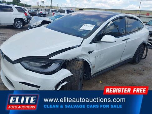 Used 2023 Tesla Model X Plaid image 4