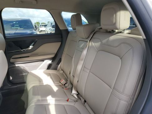 Used 2024 Lincoln Corsair FWD image 12