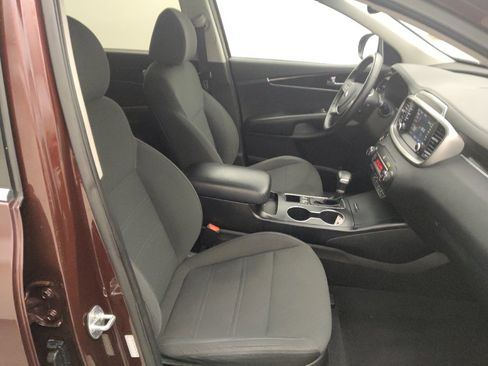 Used 2020 Kia Sorento S image 21